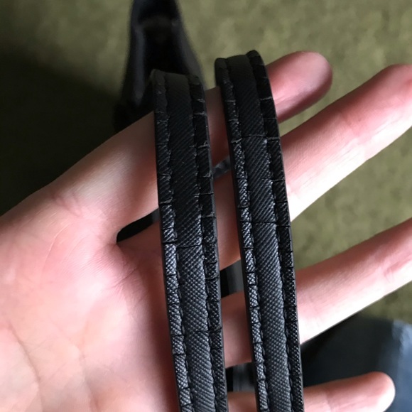 Guess black tote! - Picture 4 of 5